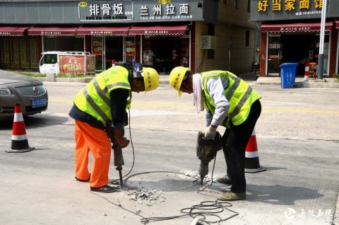 路面破除机械（拆除路面机械）